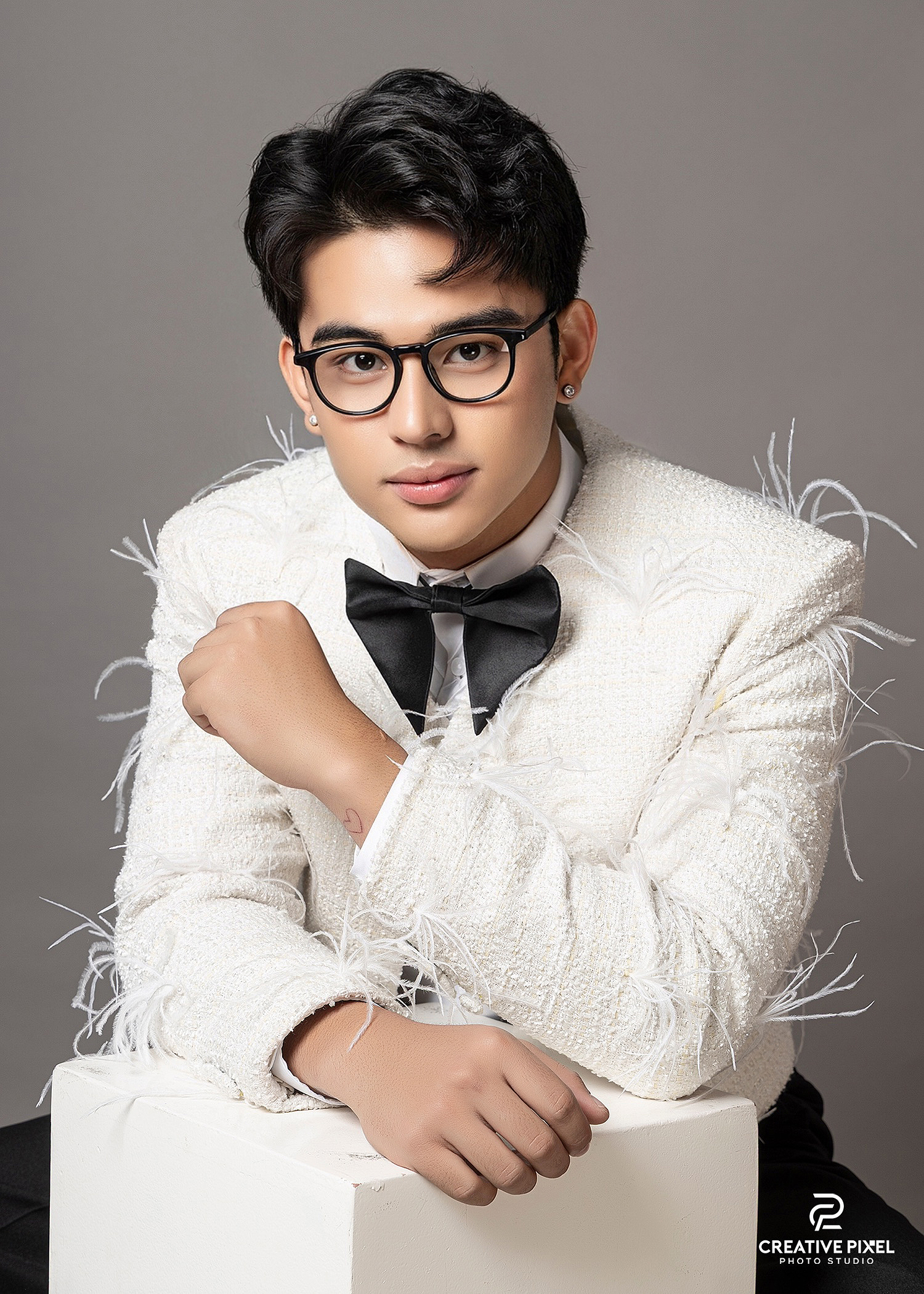 Creative — Joe, Glasses Leaning